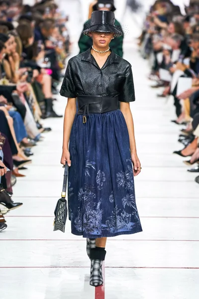 Look 43